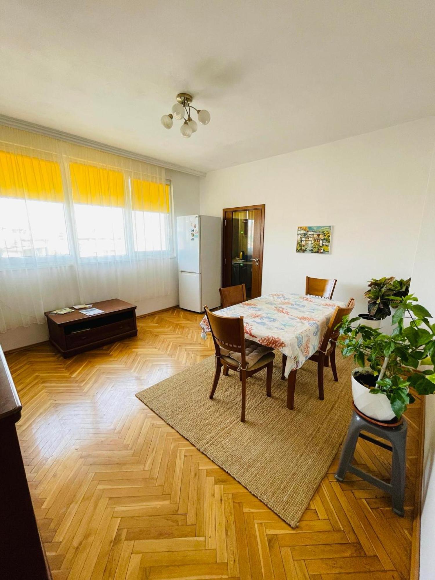 Sunny Cozy Flat In The Centre, Close To Beach, 4 Rooms, 105Sqm Varna Exteriér fotografie